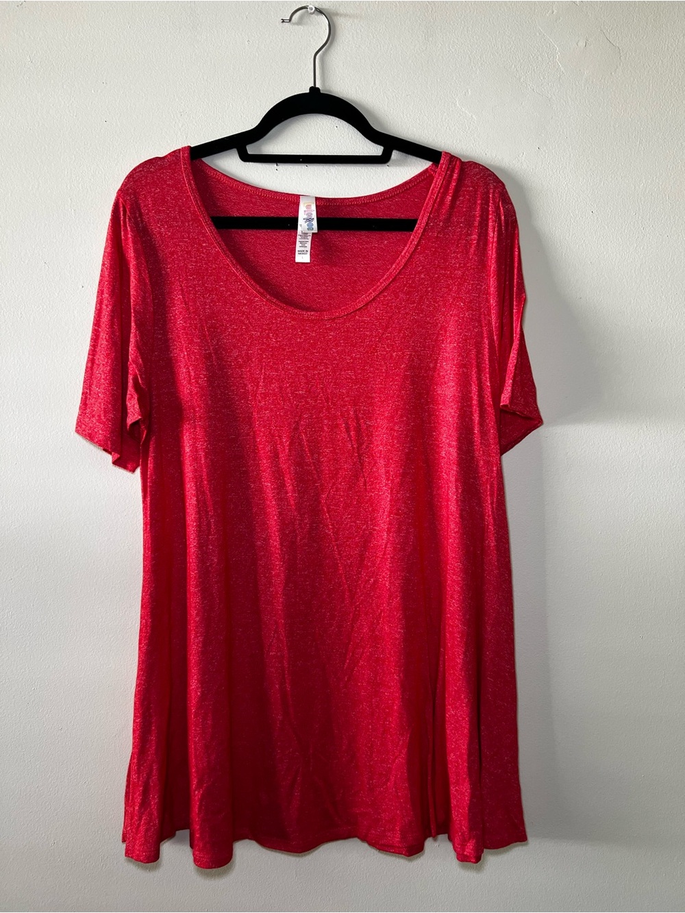 LuLaRoe Red Scoop Neck Short Sleeve Top